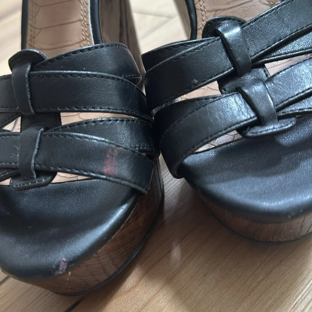 Gianni Bini Black wedge Platform Sandals with Ankle Strap